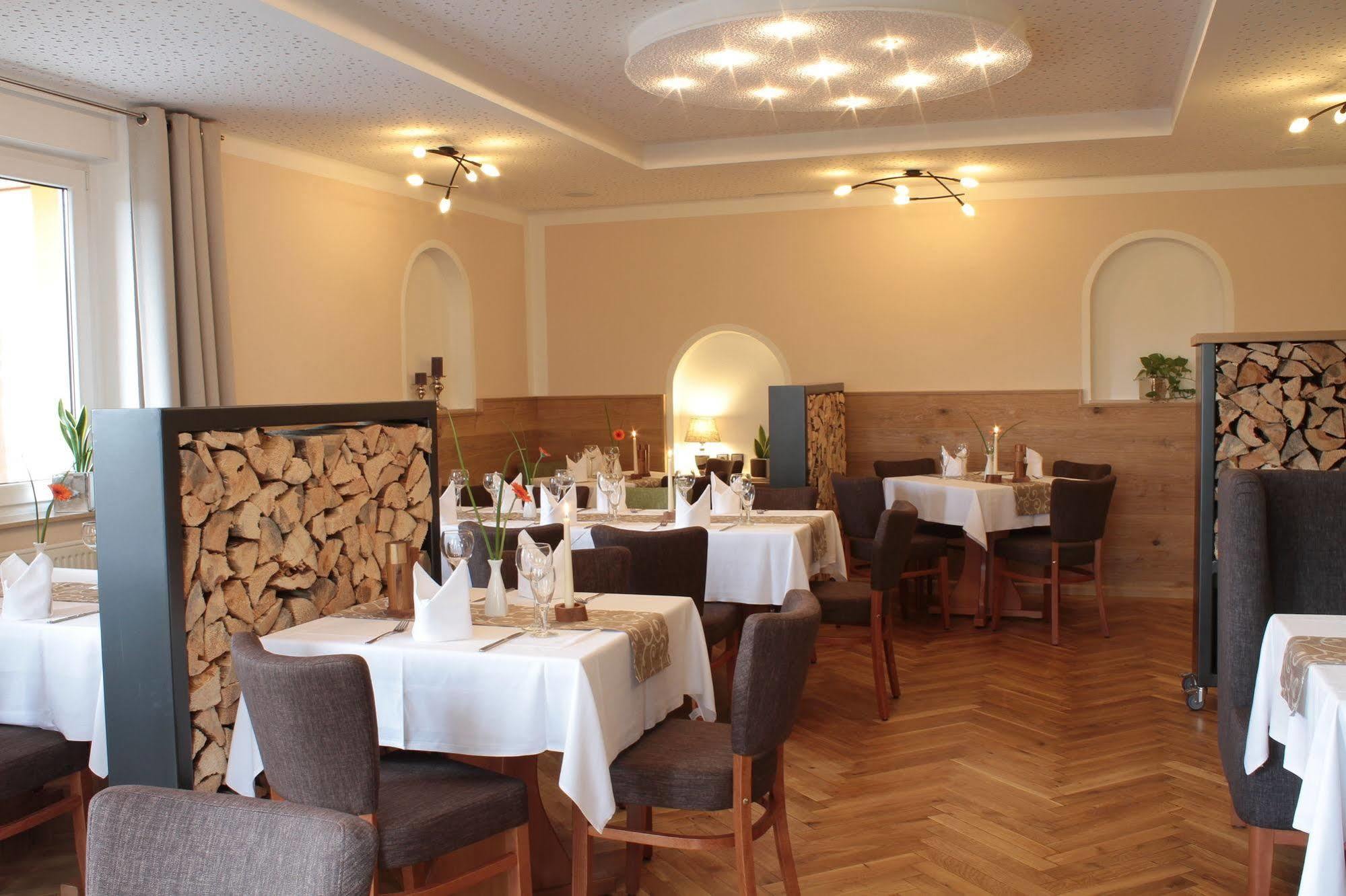 Hotel Restaurant Zwergschloesschen Gera Buitenkant foto